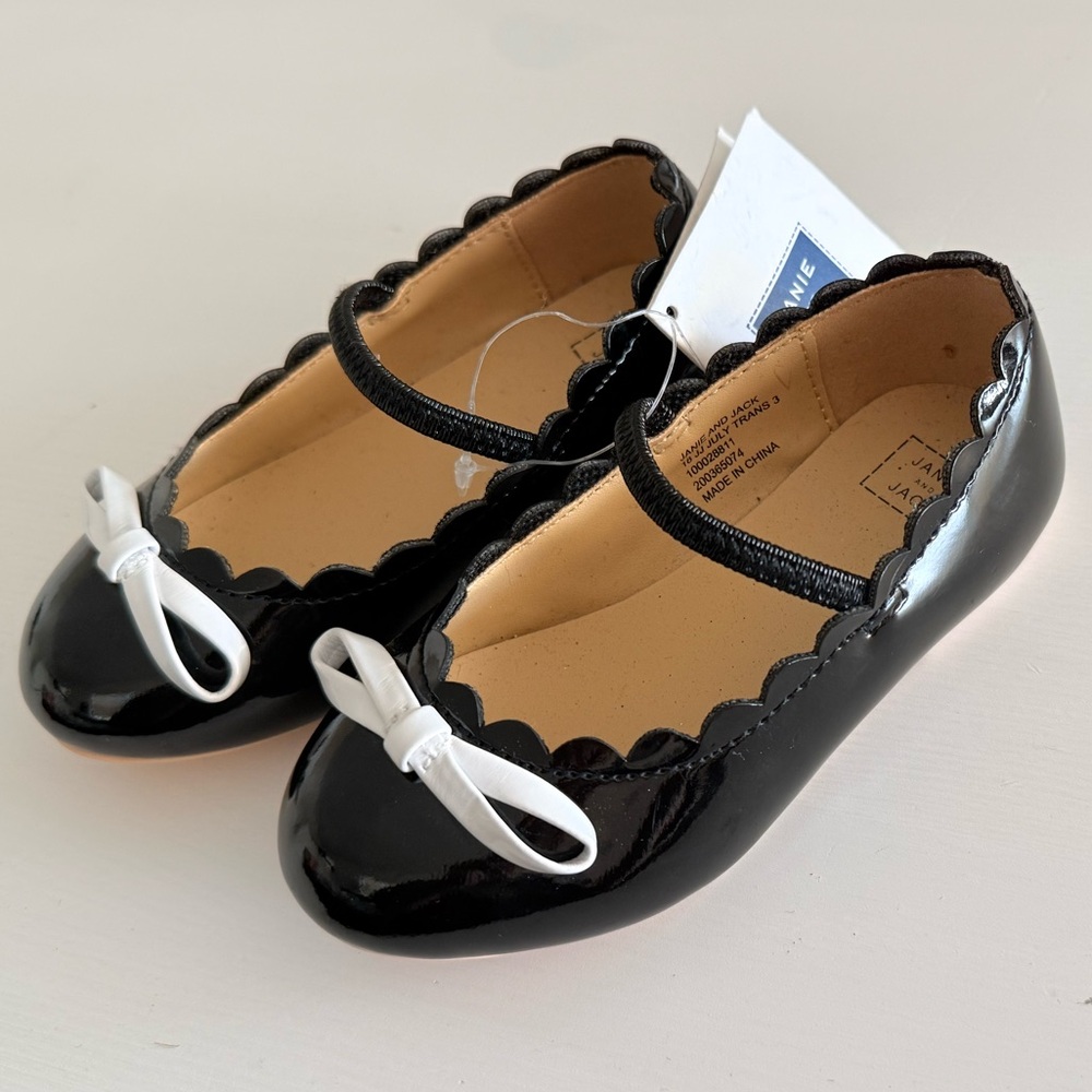 NWT Janie and Jack baby Girls patent leather Mary Jane flats white bow Sz 6